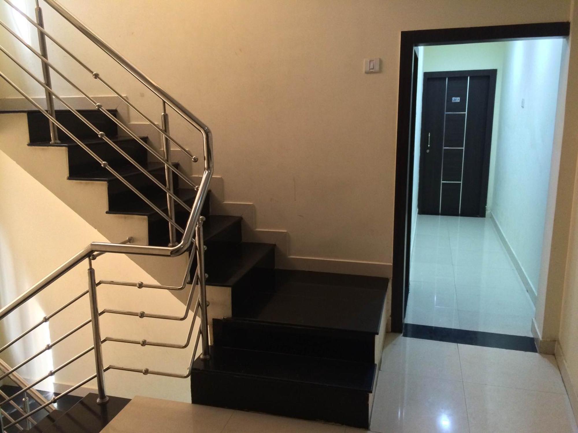 Hotel Vrandavan Palace Near Mahakal Temple อุจเจน ภายนอก รูปภาพ